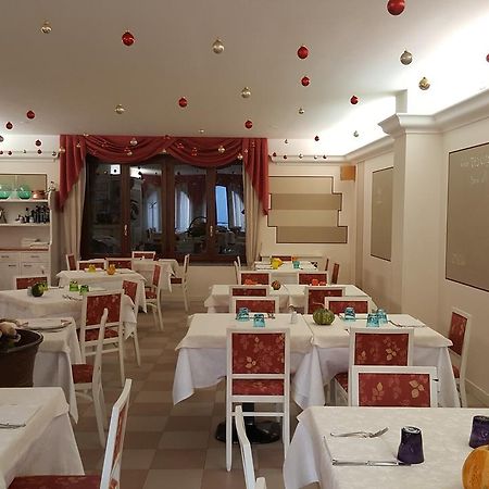 Hotel Ristorante Centrale 베스토네 외부 사진