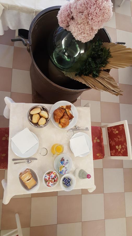 Hotel Ristorante Centrale 베스토네 외부 사진