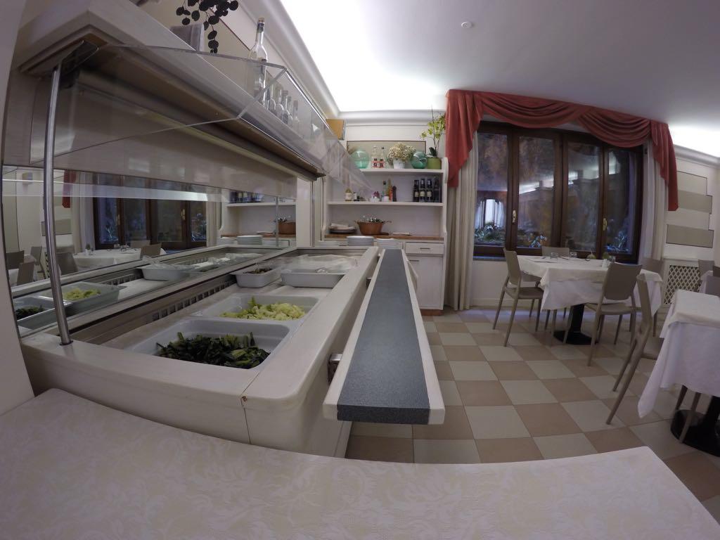 Hotel Ristorante Centrale 베스토네 외부 사진